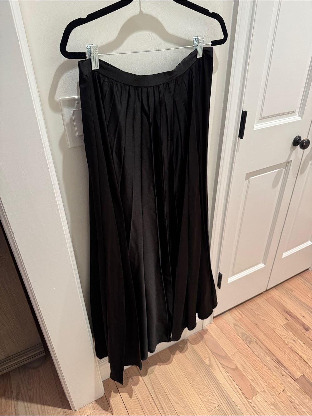 Banana replublic long pleated skirt